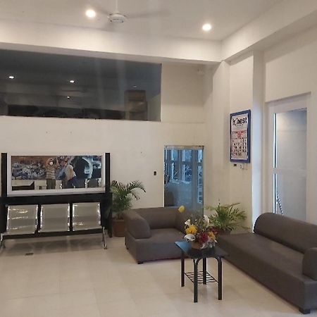 Nest Suites Quezon City Esterno foto