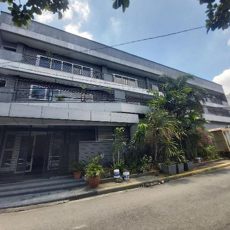 Nest Suites Quezon City Esterno foto