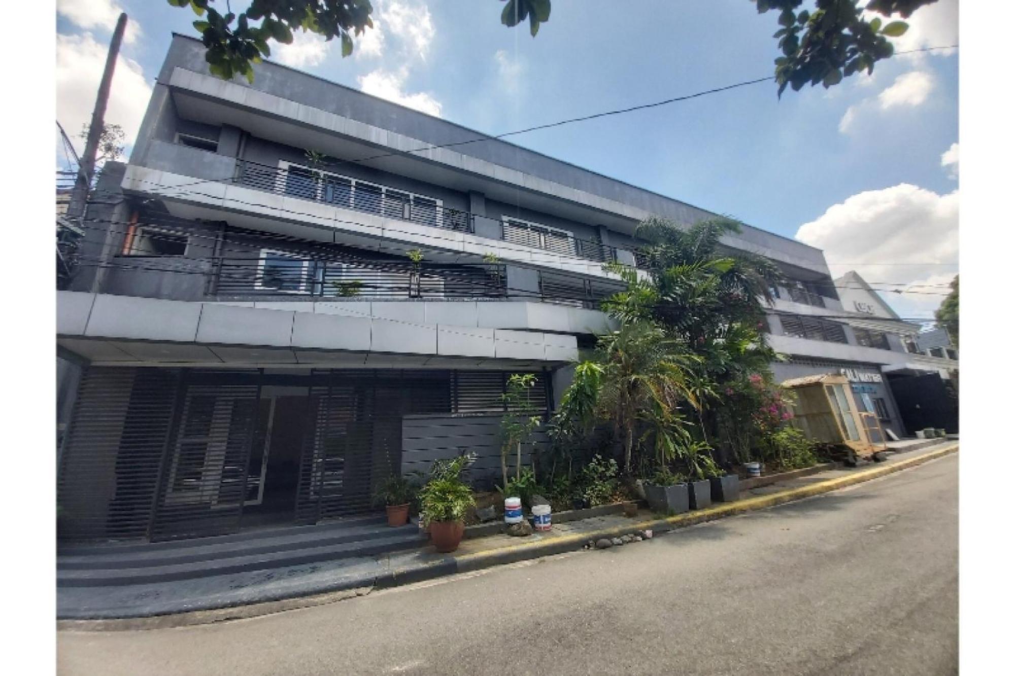 Nest Suites Quezon City Esterno foto